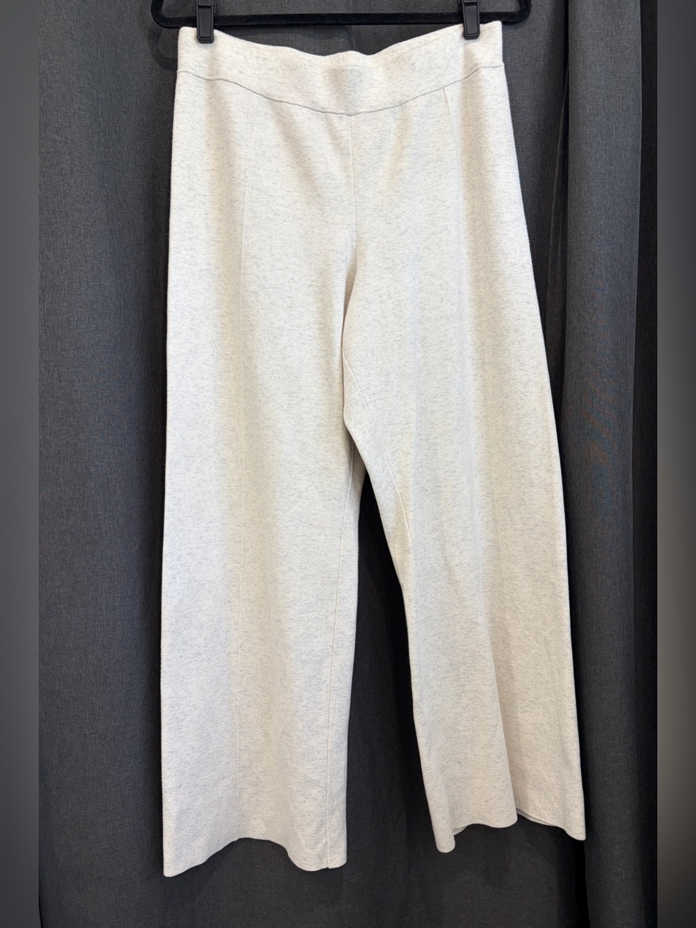 Aritzia women’s Wide-Leg Lounge Pants in Light Cream size large